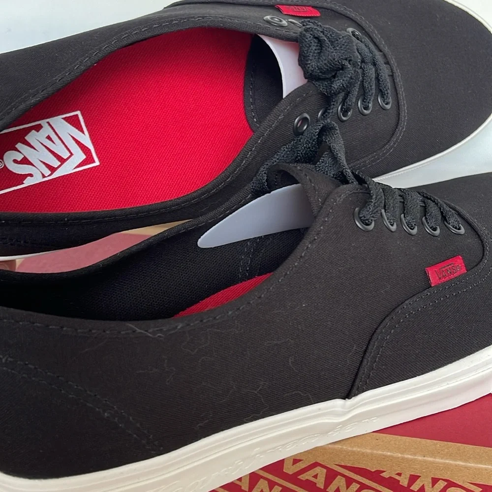 Vans WMNS Authentic
Secret Lover Black
VN000BW5BLK
Sneakers - Picture 14 of 16